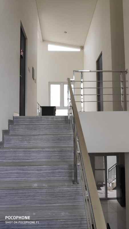 dijual rumah pakuwon city