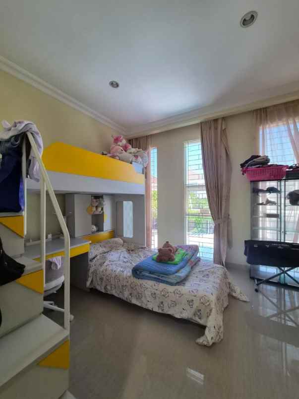dijual rumah pakuwon city