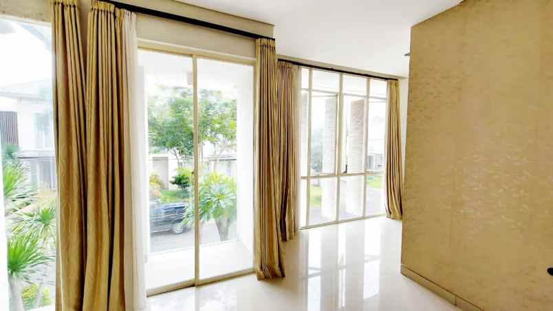 dijual rumah pakuwon indah cluster the