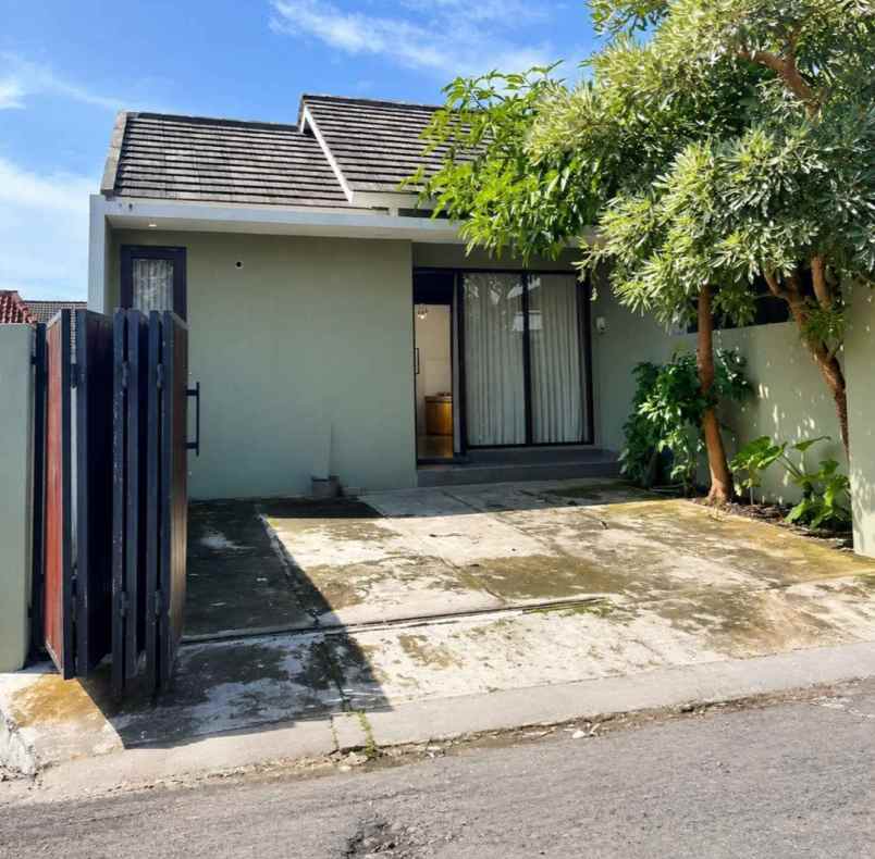 dijual rumah pamella 7