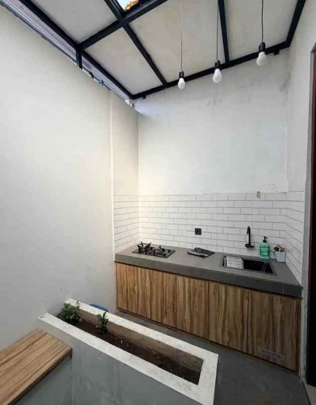 dijual rumah pamella 7
