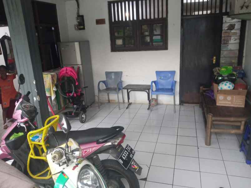 dijual rumah pancoran mas