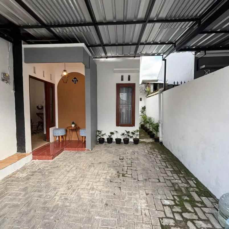 dijual rumah pasar pleret