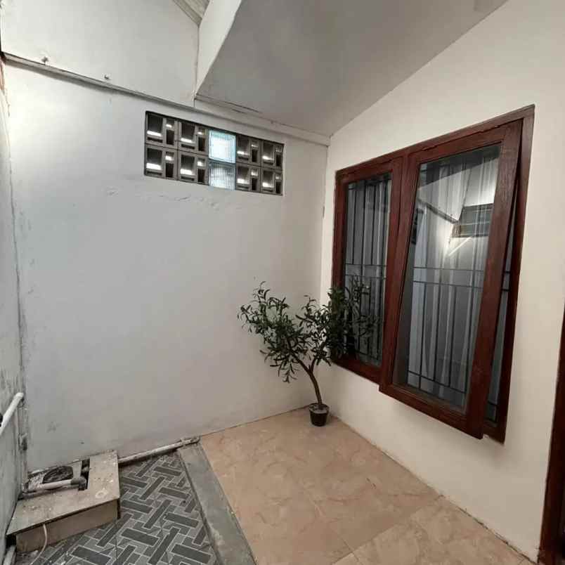 dijual rumah pasar pleret