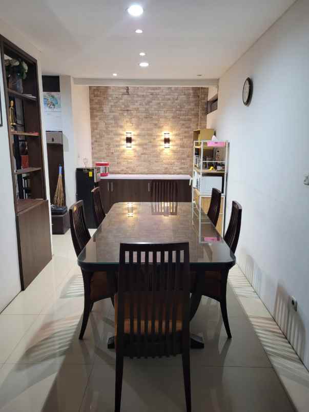 dijual rumah pasteur