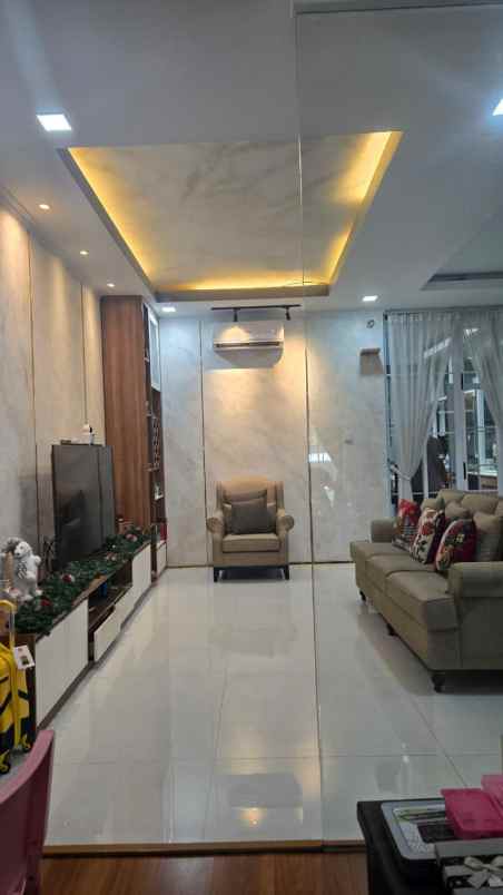 dijual rumah pelangi gading residence