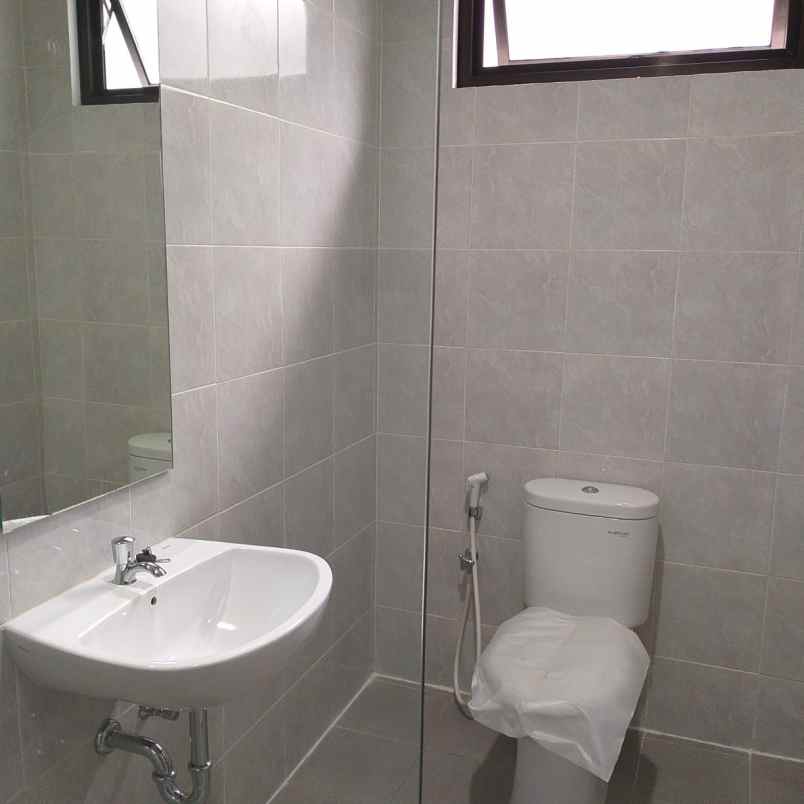 dijual rumah permata safira