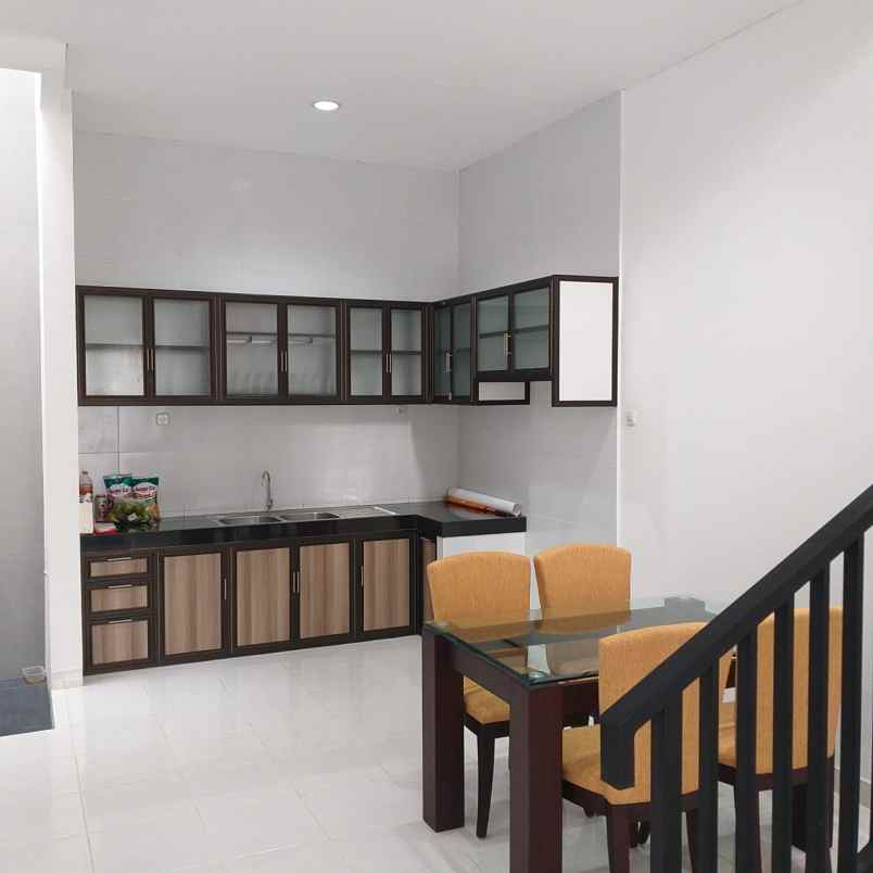 dijual rumah permata safira