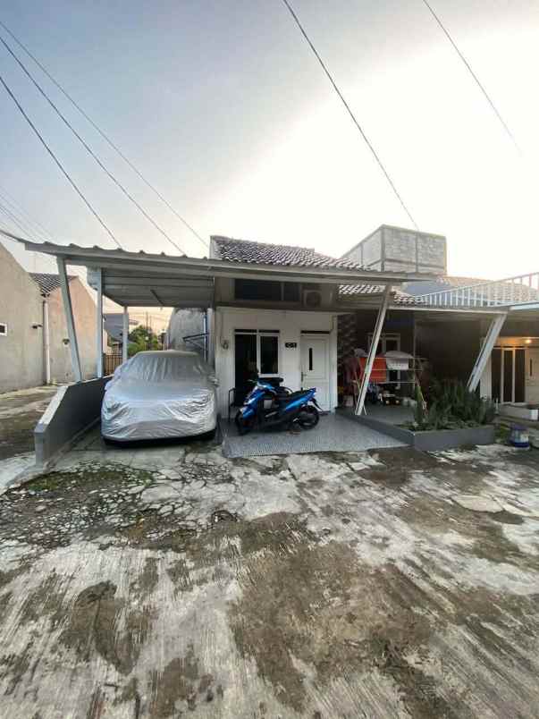 dijual rumah perum bukit waringin