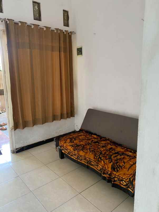 dijual rumah perum sinar waluyo