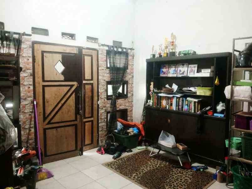 dijual rumah perumahan bumi sari indah