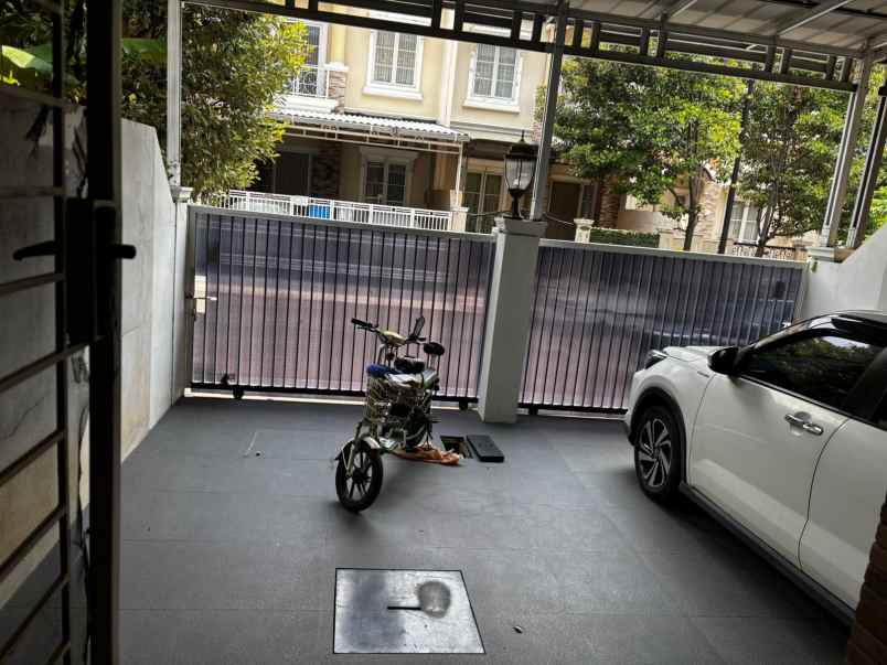 dijual rumah perumahan royal residence