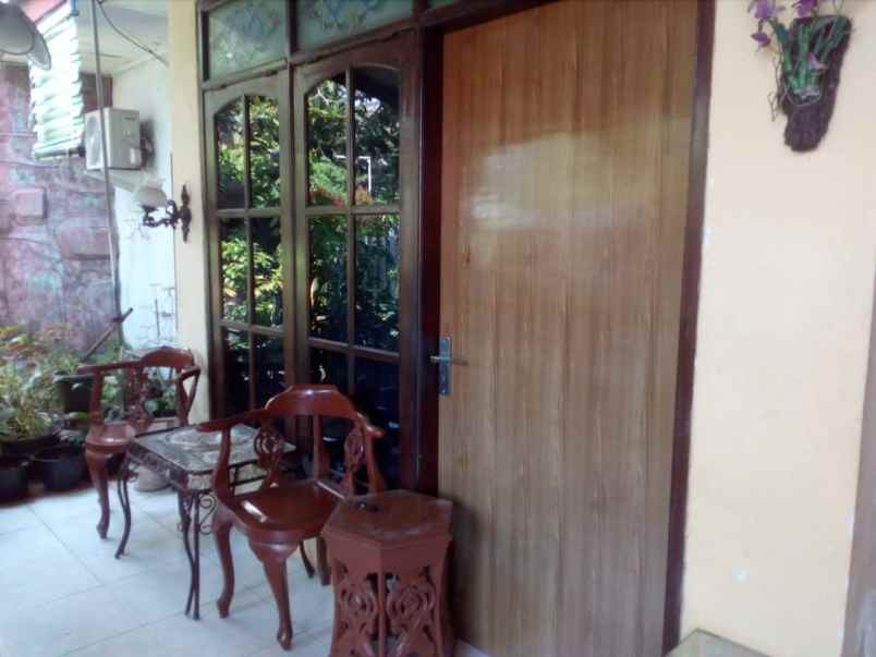 dijual rumah perumahan rungkut barata