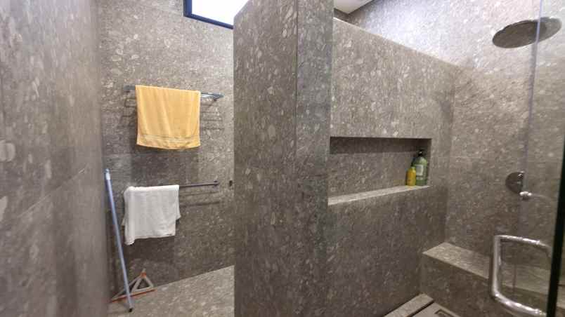 dijual rumah perumahan taman tirta golf