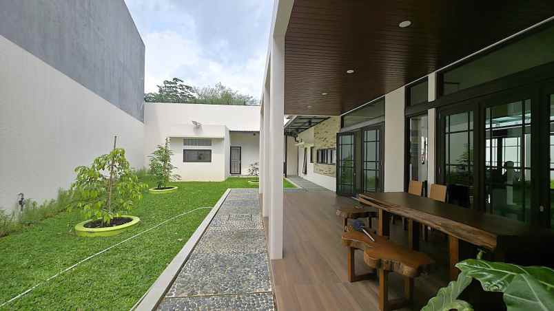 dijual rumah perumahan taman tirta golf