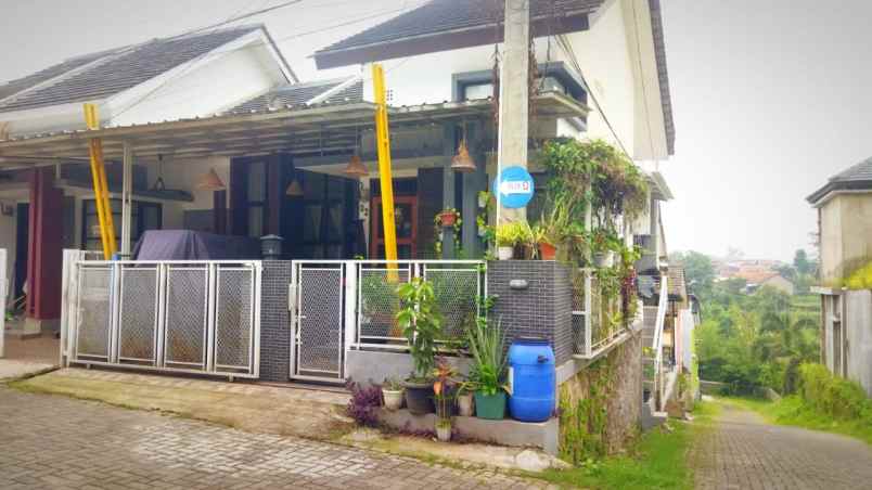 dijual rumah pesona alam resindece