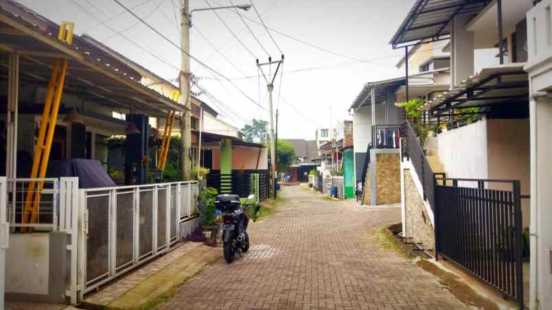 dijual rumah pesona alam resindece