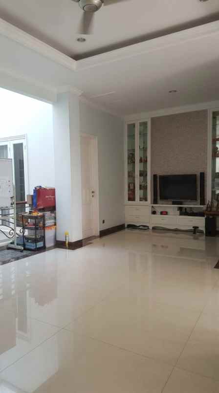 dijual rumah pesona khayangan margonda