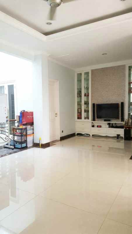 dijual rumah pesona khayangan margonda