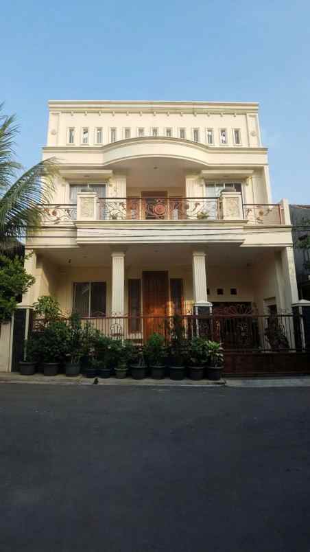 dijual rumah pesona khayangan margonda