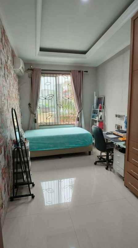 dijual rumah pesona khayangan margonda