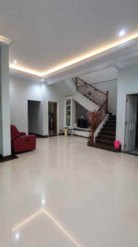 dijual rumah pesona khayangan margonda