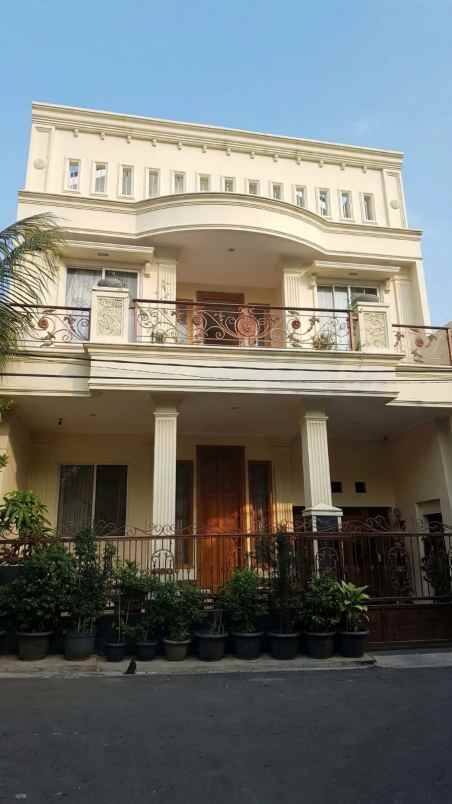 dijual rumah pesona khayangan margonda