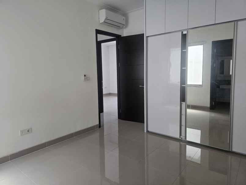 dijual rumah pik2 4 1 bedroom semi furnished