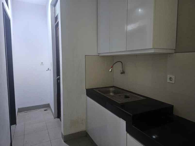 dijual rumah pik2 4 1 bedroom semi furnished