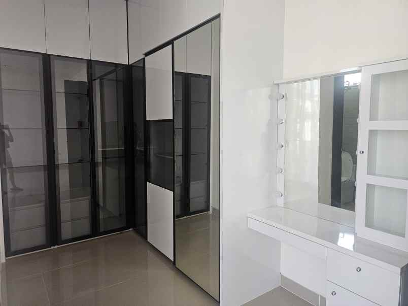 dijual rumah pik2 4 1 bedroom semi furnished