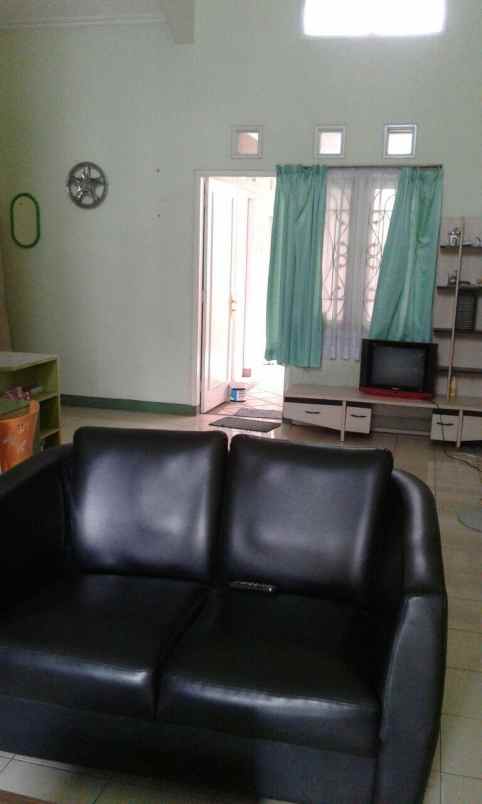 dijual rumah pinus regency