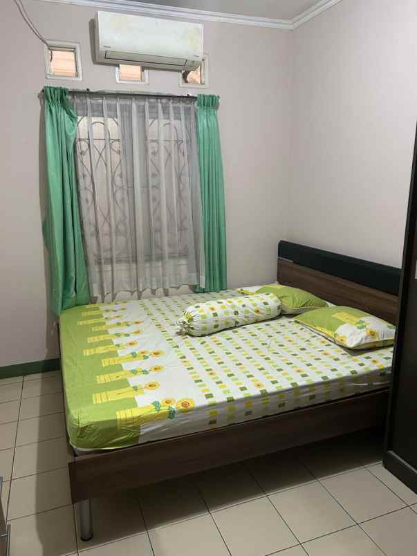 dijual rumah pinus regency