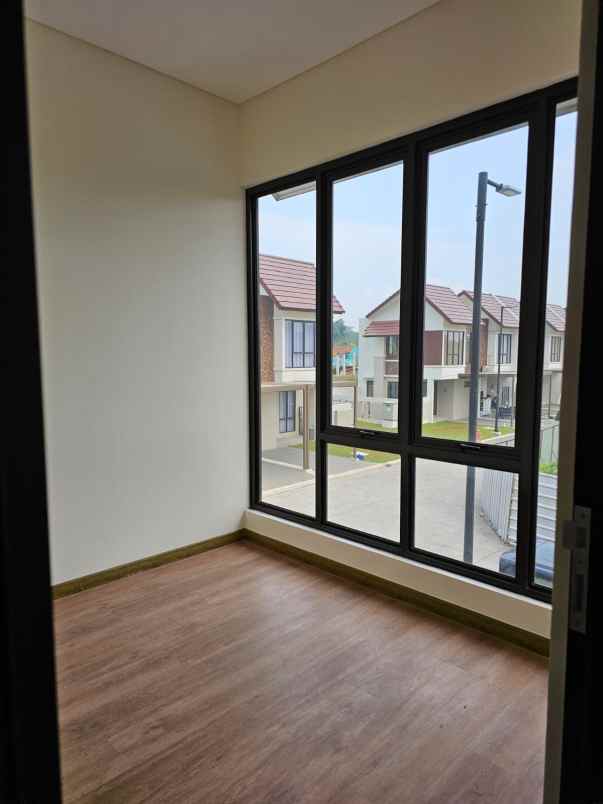 dijual rumah podomoro golf view