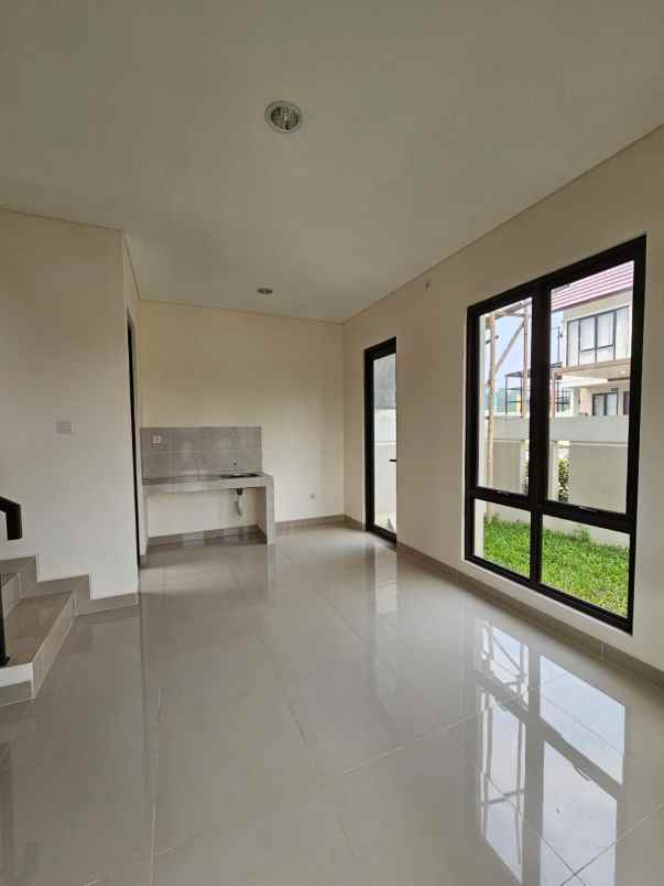 dijual rumah podomoro golf view