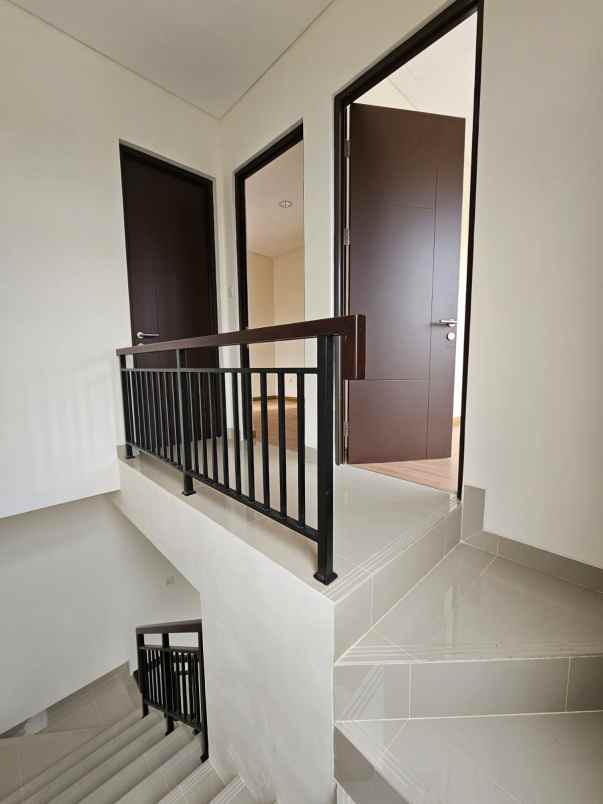 dijual rumah podomoro golf view