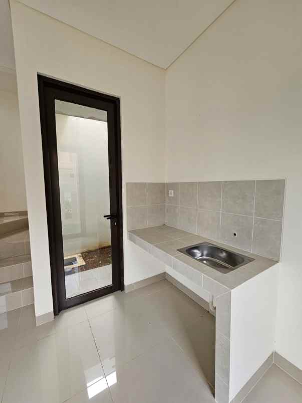 dijual rumah podomoro golf view