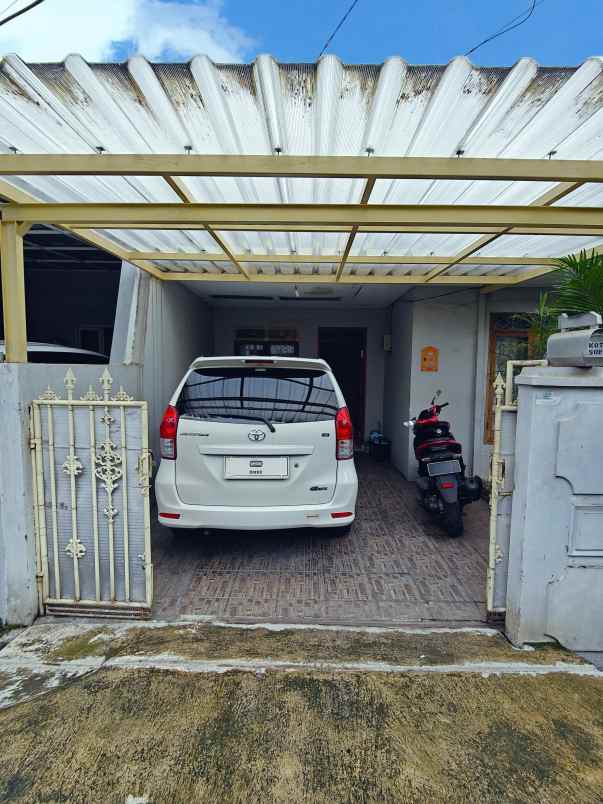 dijual rumah pondok bambu jakarta timur