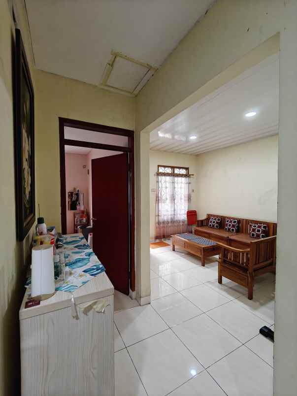dijual rumah pondok bambu jakarta timur