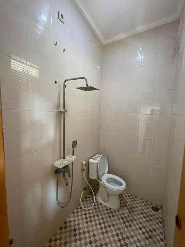 dijual rumah pondok bambu permai