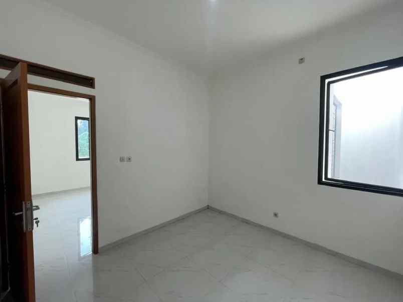 dijual rumah pondok bambu permai