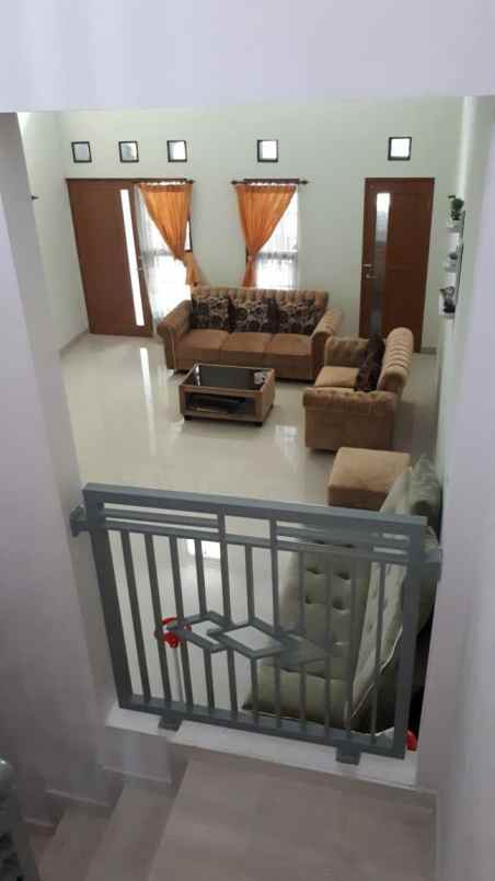 dijual rumah puri surya jaya