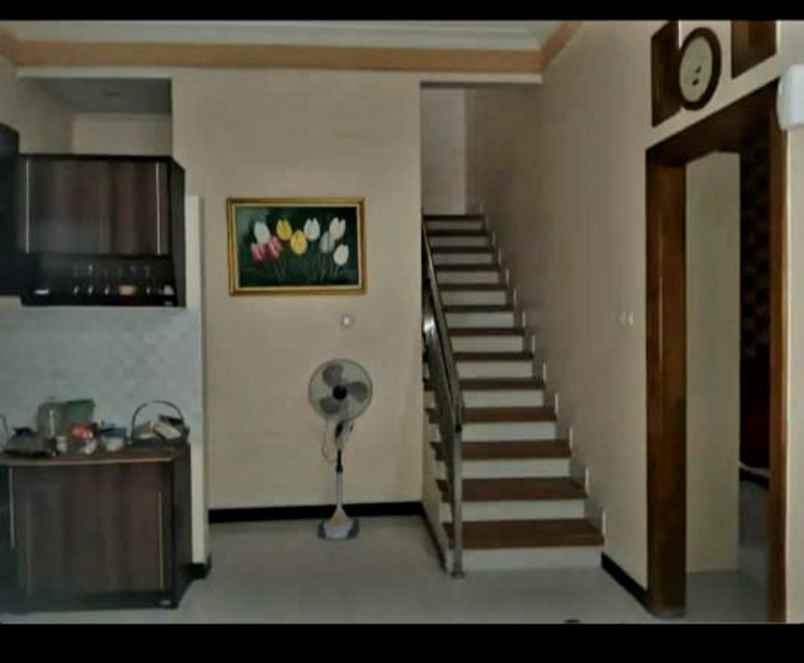 dijual rumah puri surya jaya