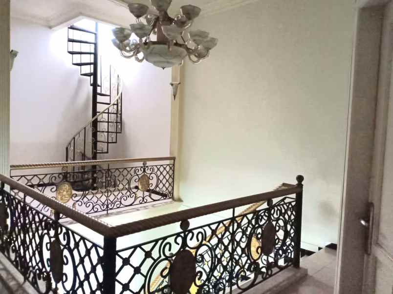 dijual rumah puri widya kencana citraland