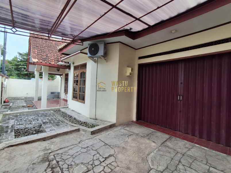 dijual rumah purwomartani