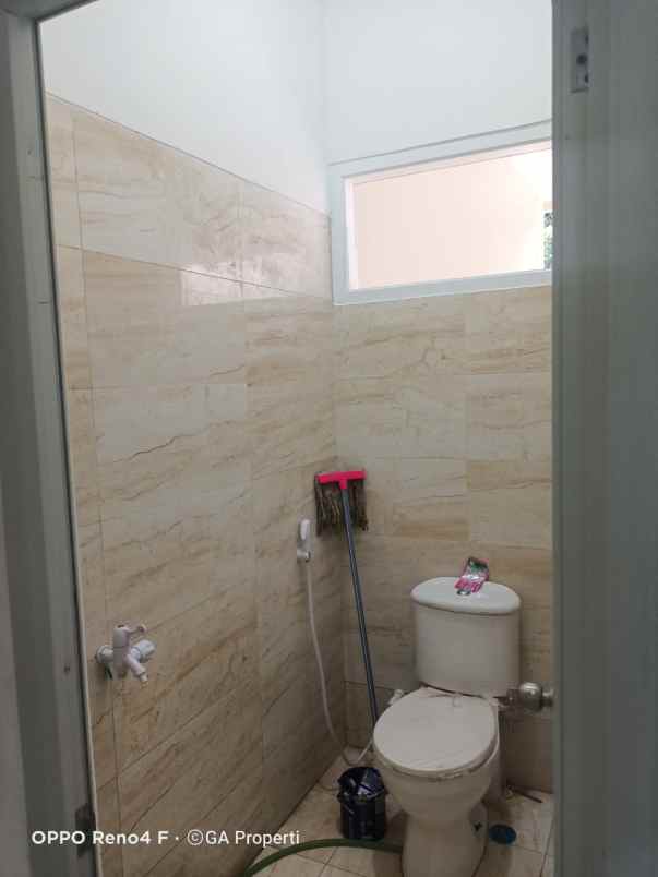 dijual rumah rangkapan jaya pancoran