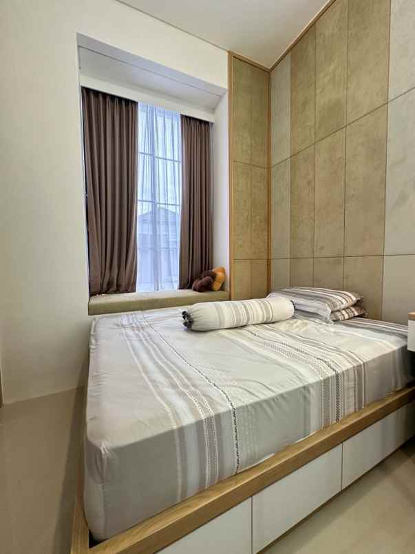 dijual rumah regency one