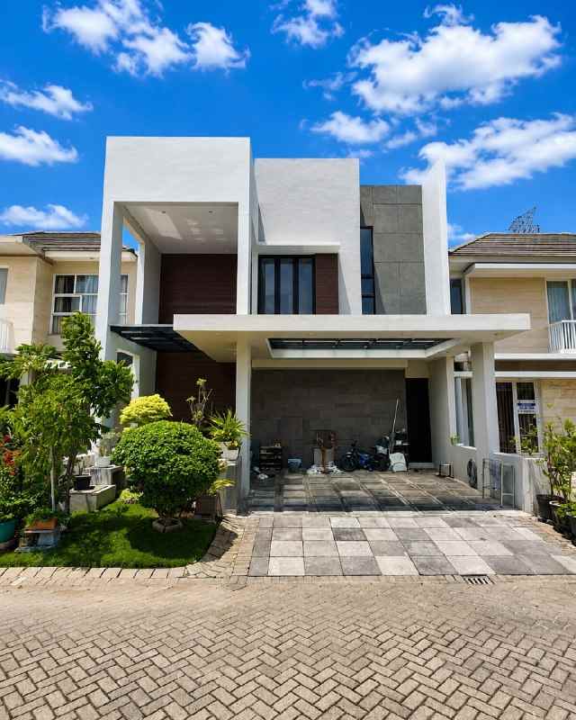 dijual rumah royal residence