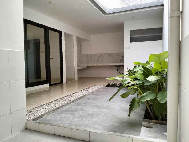 dijual rumah rumah wiguna timur