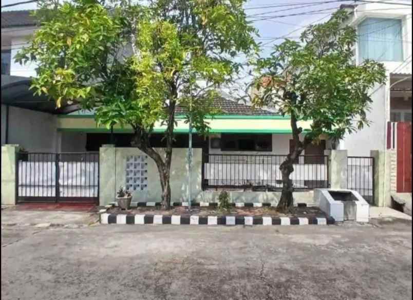 dijual rumah rungkut