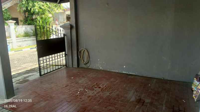 dijual rumah rungkut
